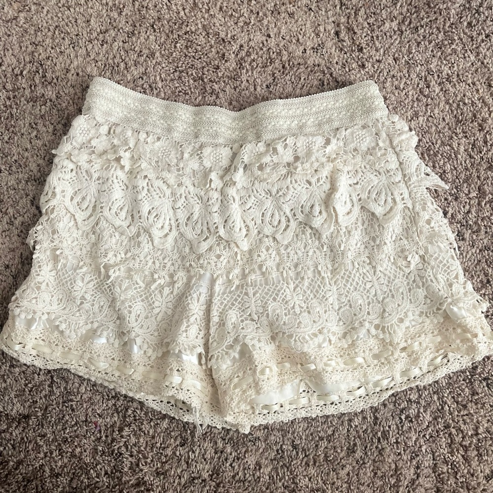 Rue21 Lace Cream Color Shorts. Size XL